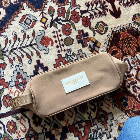 Burberry Hero Travel Bag - Picture 2 of 6